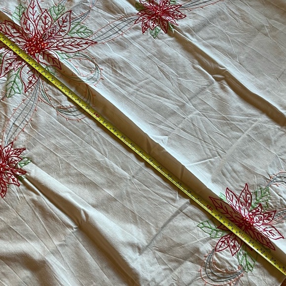 Embroidered Christmas Oval Tablecloth. 55x73. New. Handmade. Cross stitch - Picture 7 of 8